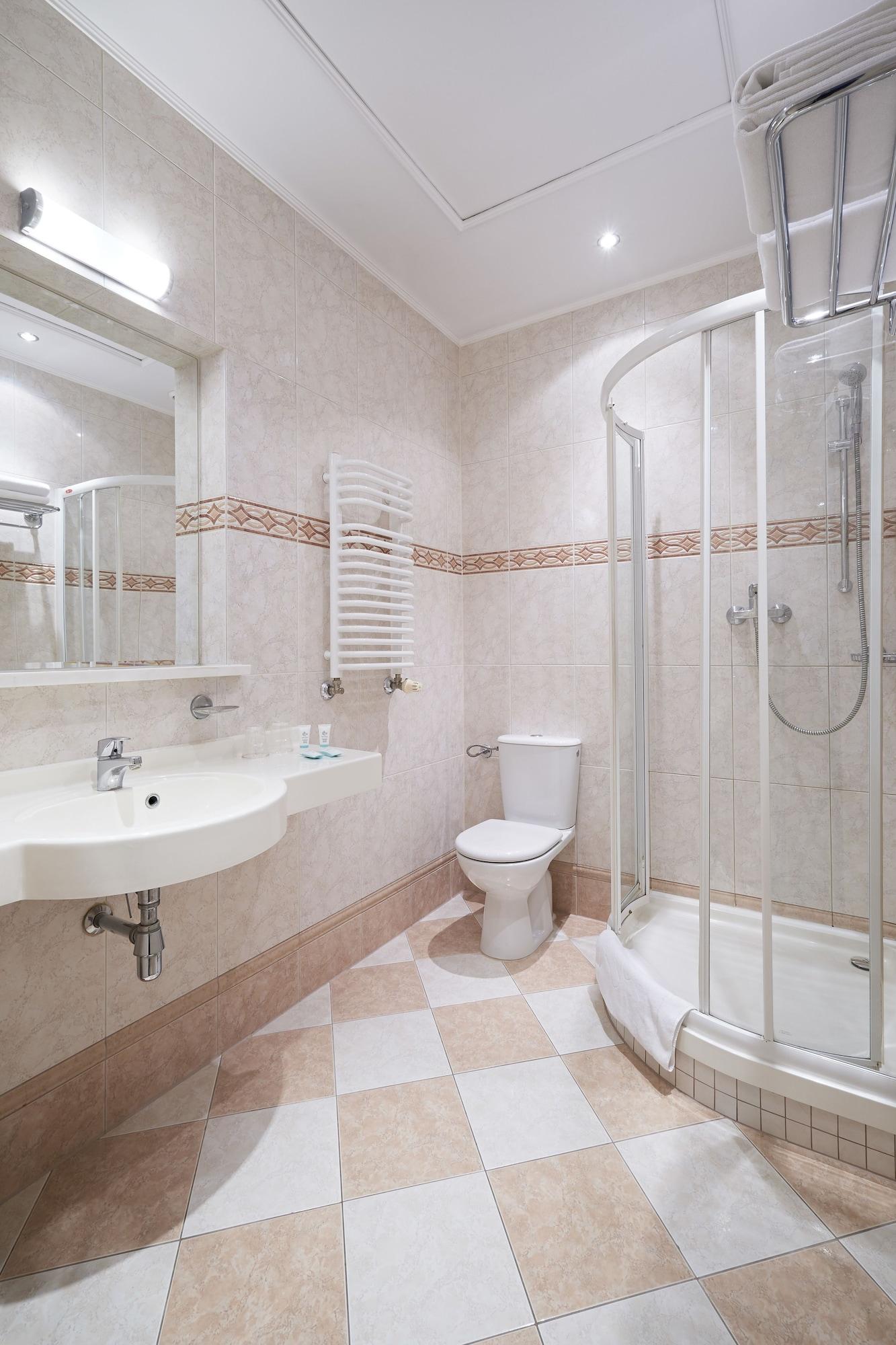 Hotel Hetman Warsaw Ngoại thất bức ảnh