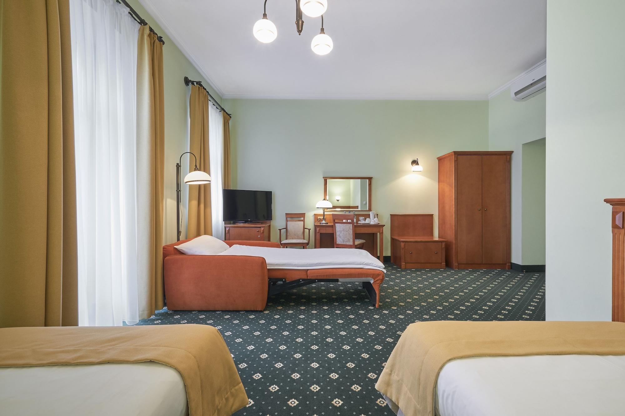 Hotel Hetman Warsaw Ngoại thất bức ảnh