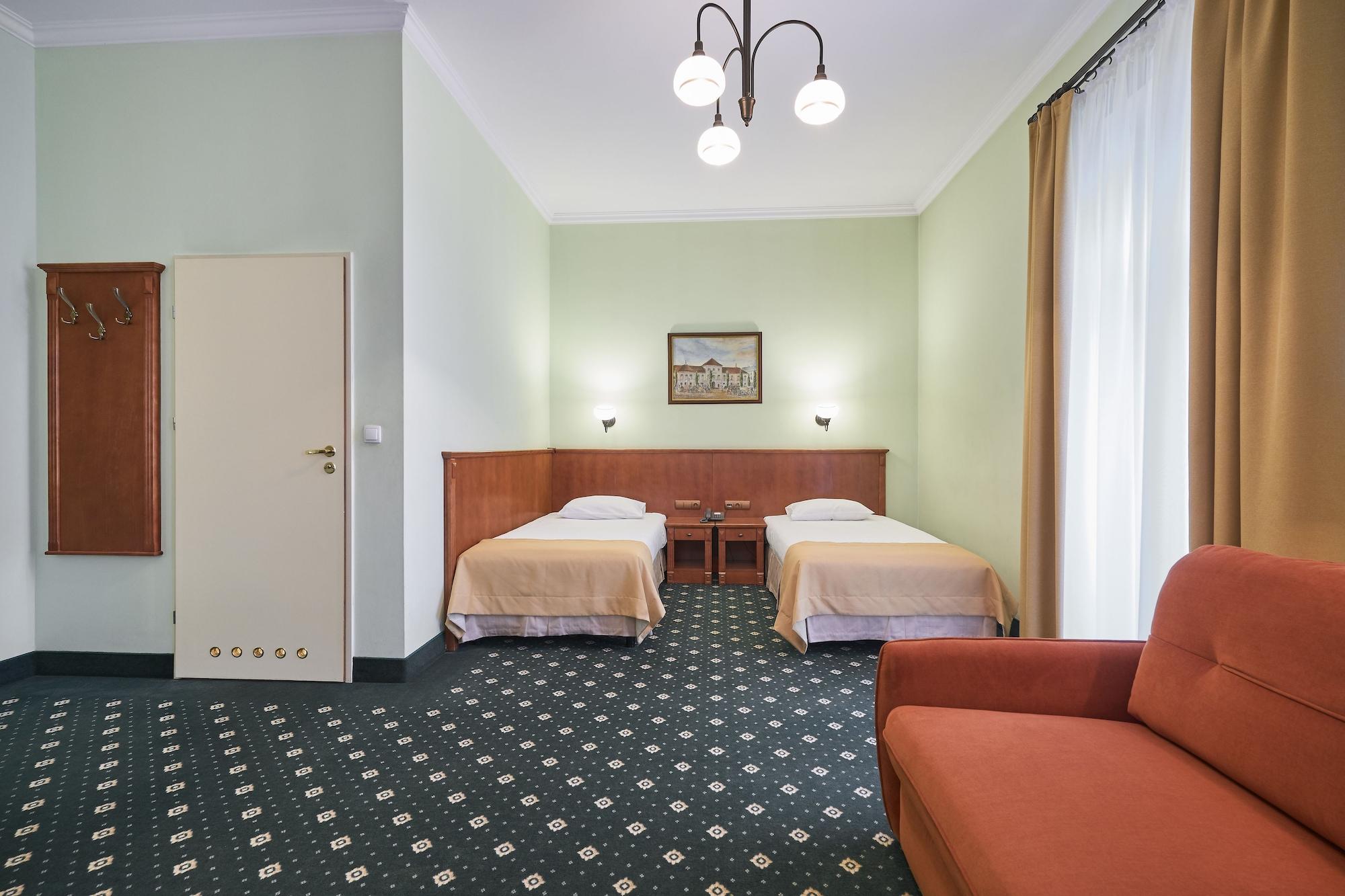 Hotel Hetman Warsaw Ngoại thất bức ảnh