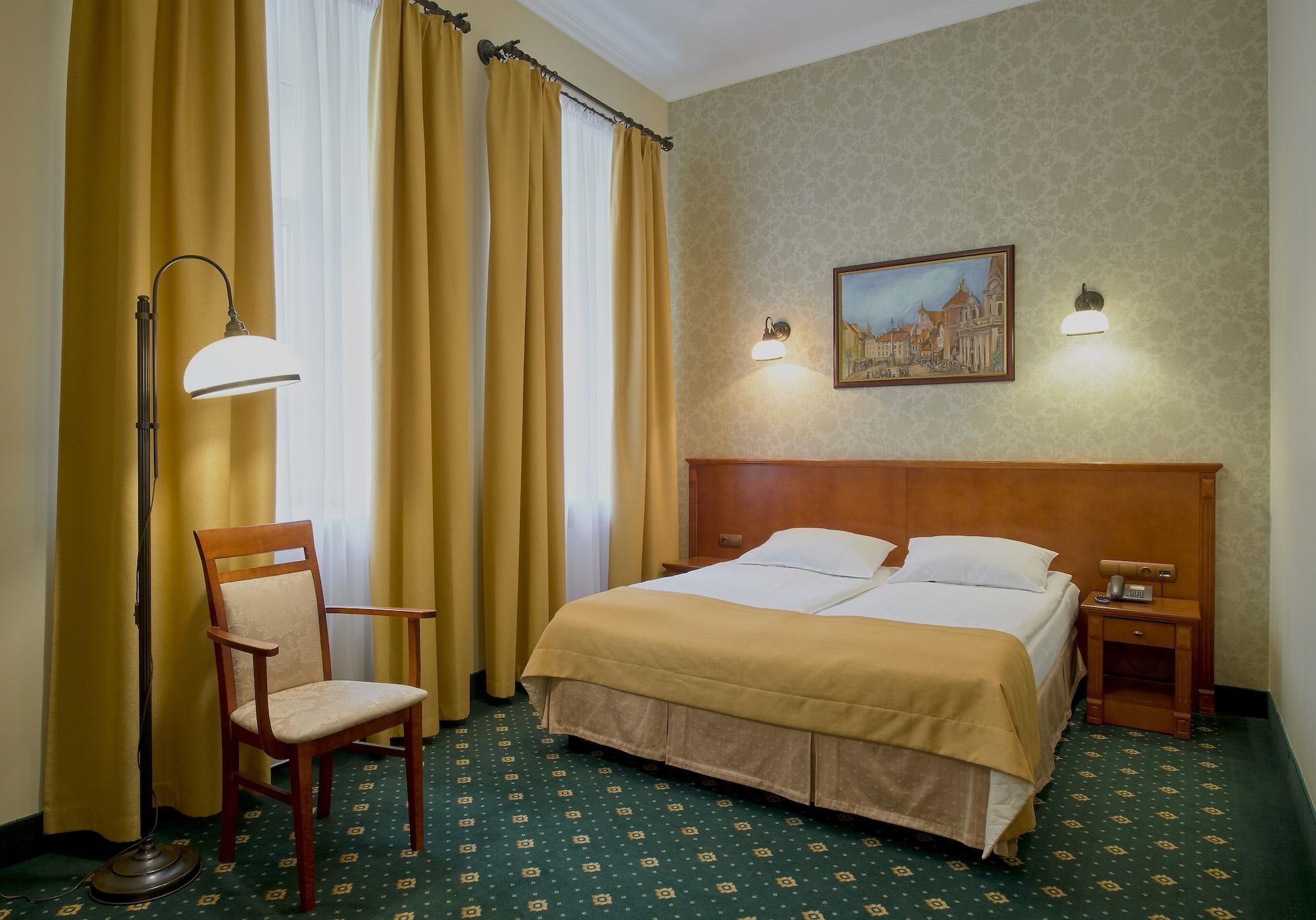 Hotel Hetman Warsaw Ngoại thất bức ảnh