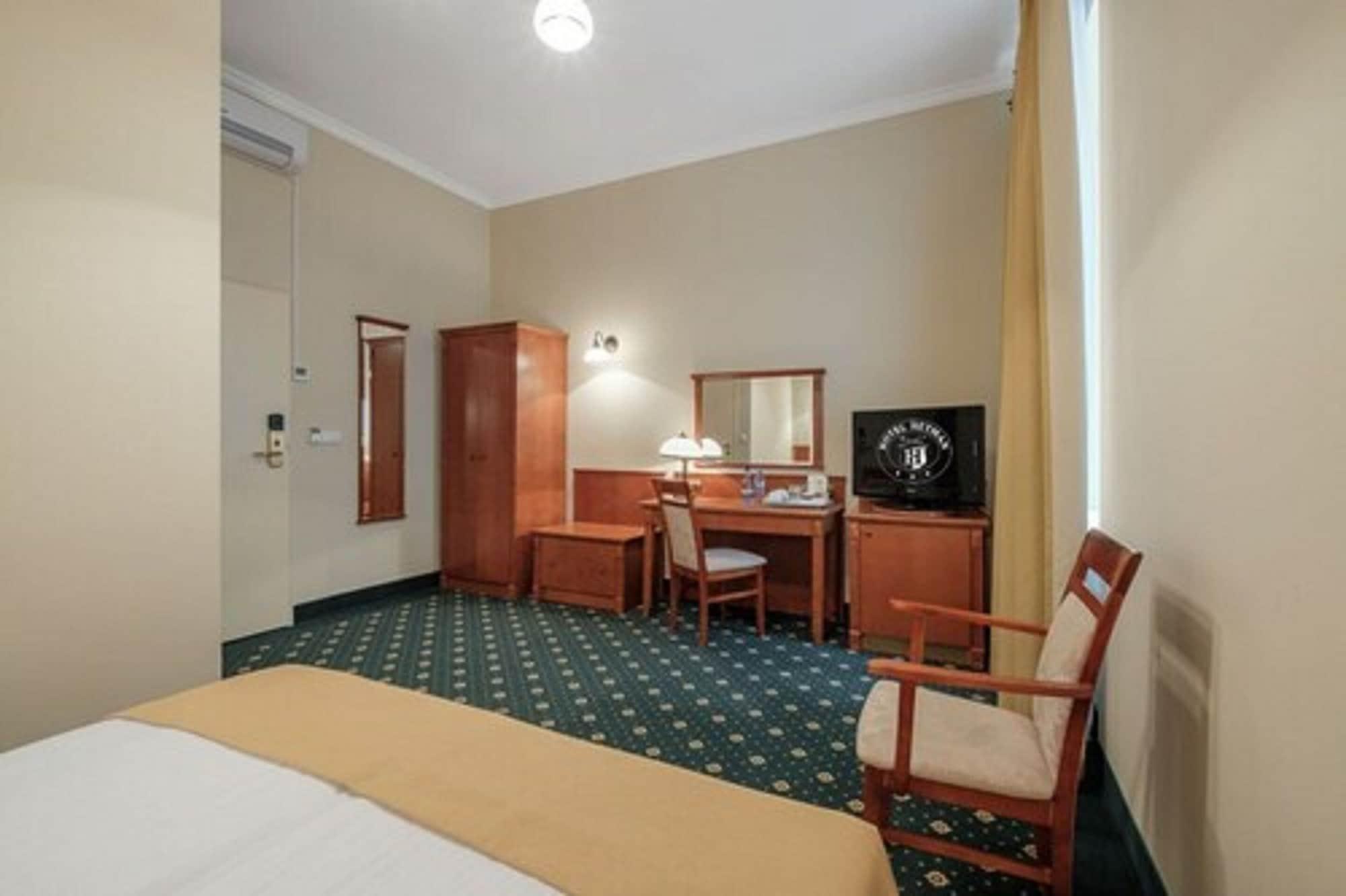 Hotel Hetman Warsaw Ngoại thất bức ảnh