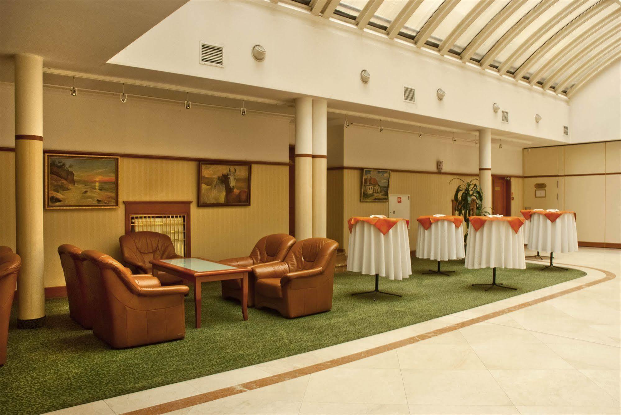 Hotel Hetman Warsaw Ngoại thất bức ảnh