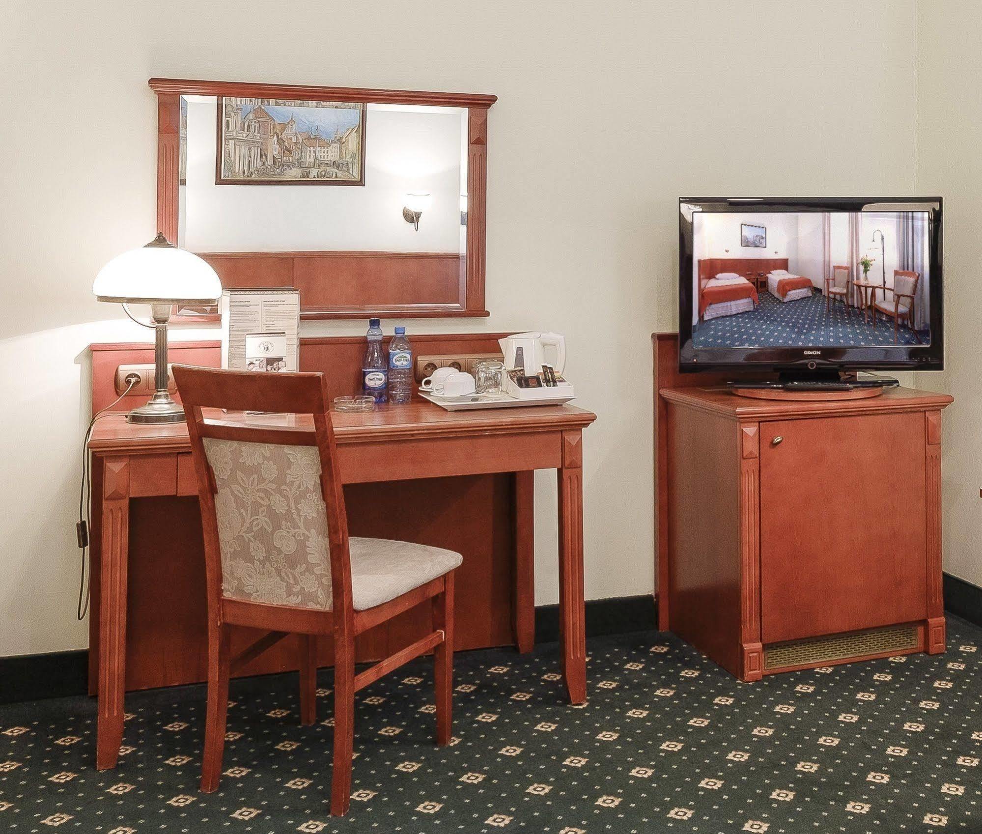 Hotel Hetman Warsaw Ngoại thất bức ảnh