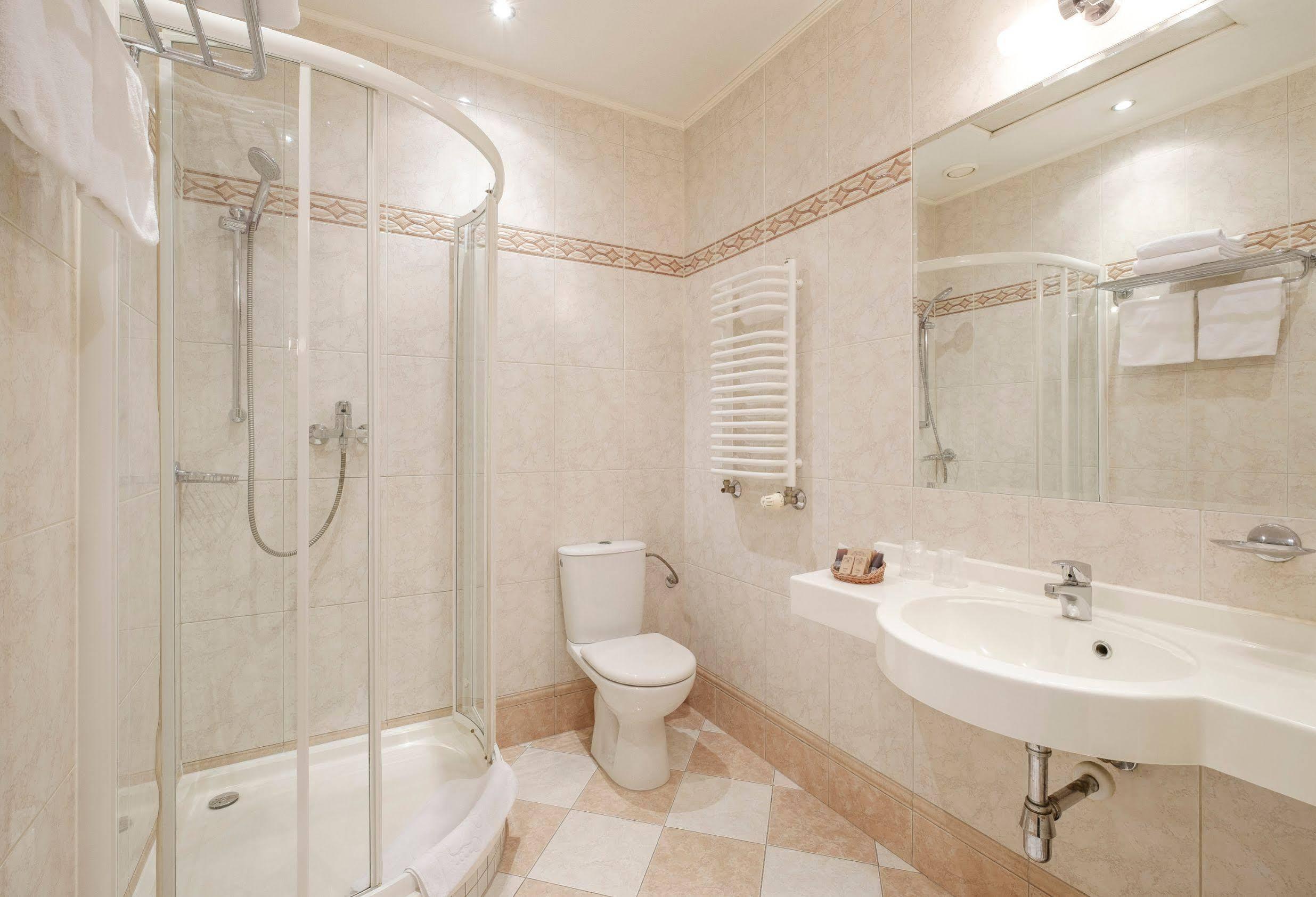 Hotel Hetman Warsaw Ngoại thất bức ảnh