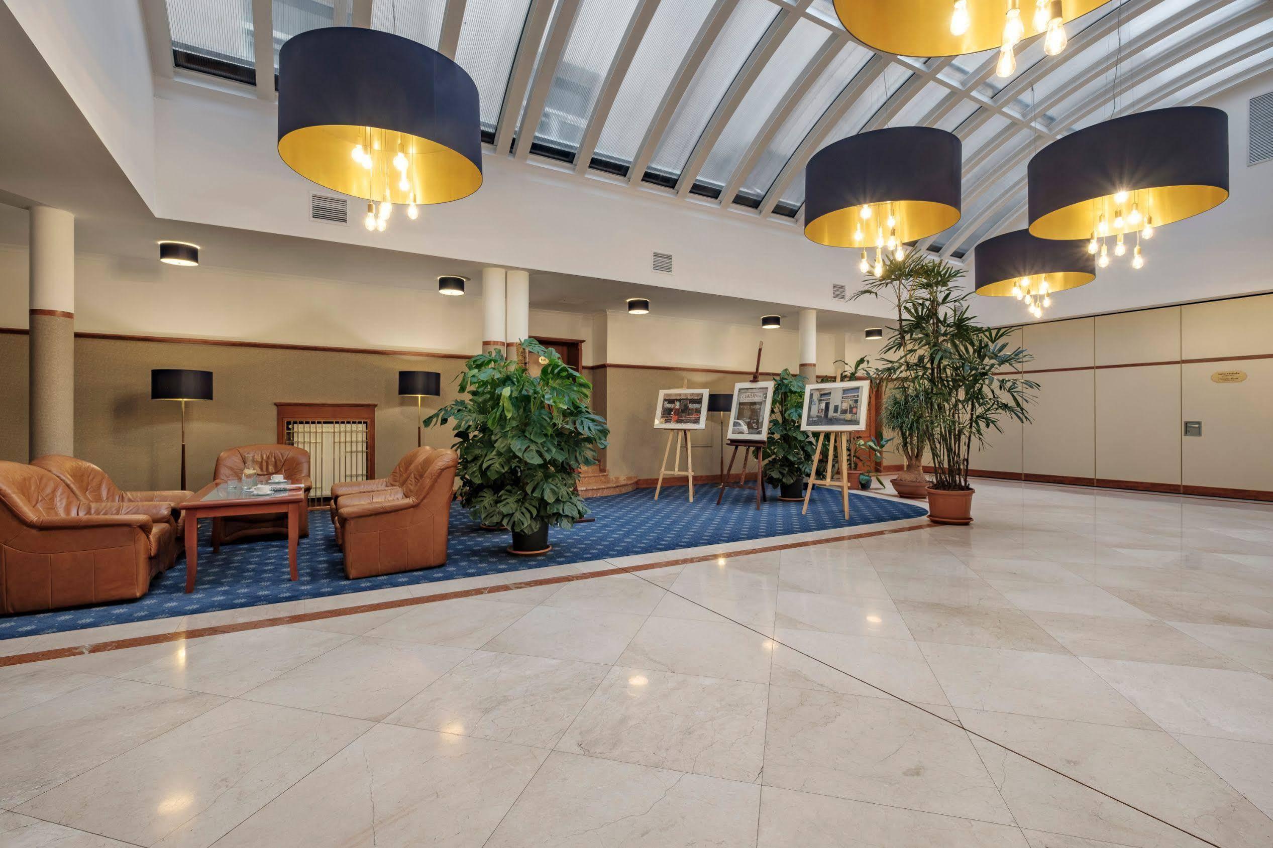 Hotel Hetman Warsaw Ngoại thất bức ảnh